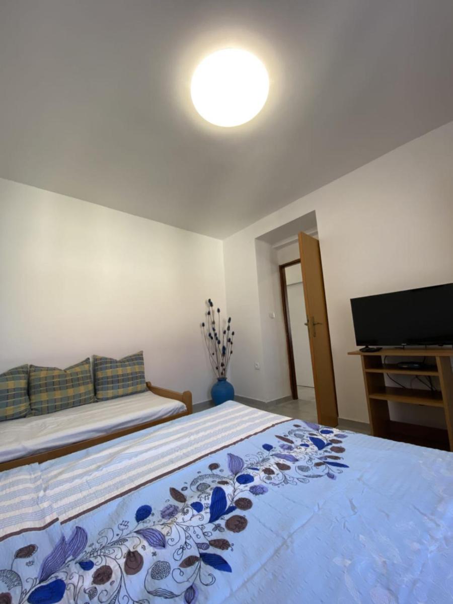 Apartmani Radosav Šilo Esterno foto