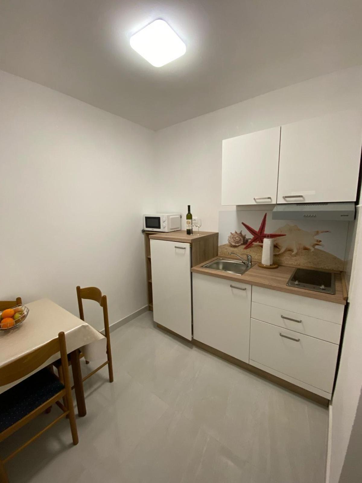 Apartmani Radosav Šilo Esterno foto
